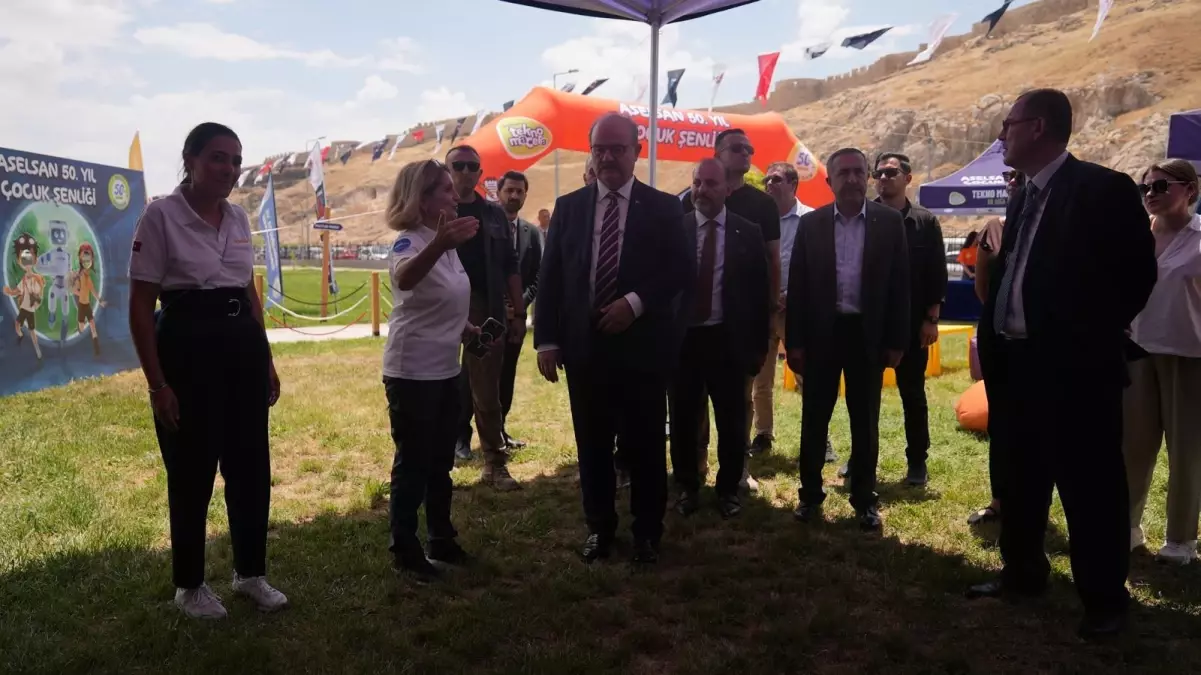 Tekno Macera TIR'ı Van'da Çocuklarla Buluştu