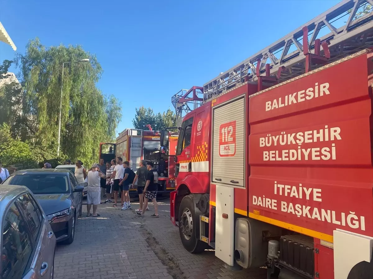 Edremit'te Yangın: 2 Kişi Hastaneye Kaldırıldı