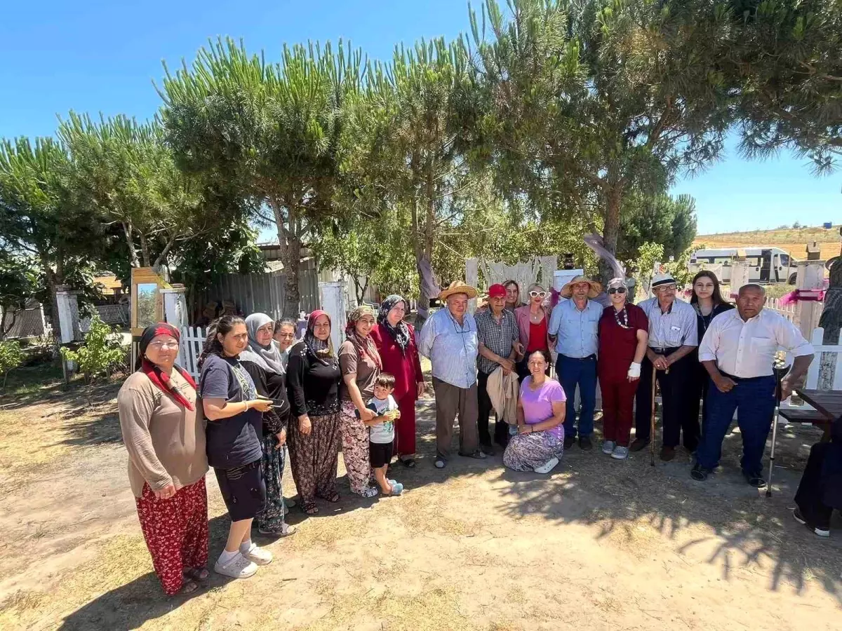 Huzurevi Sakinleri Lavanta Tarlasını Ziyaret Etti