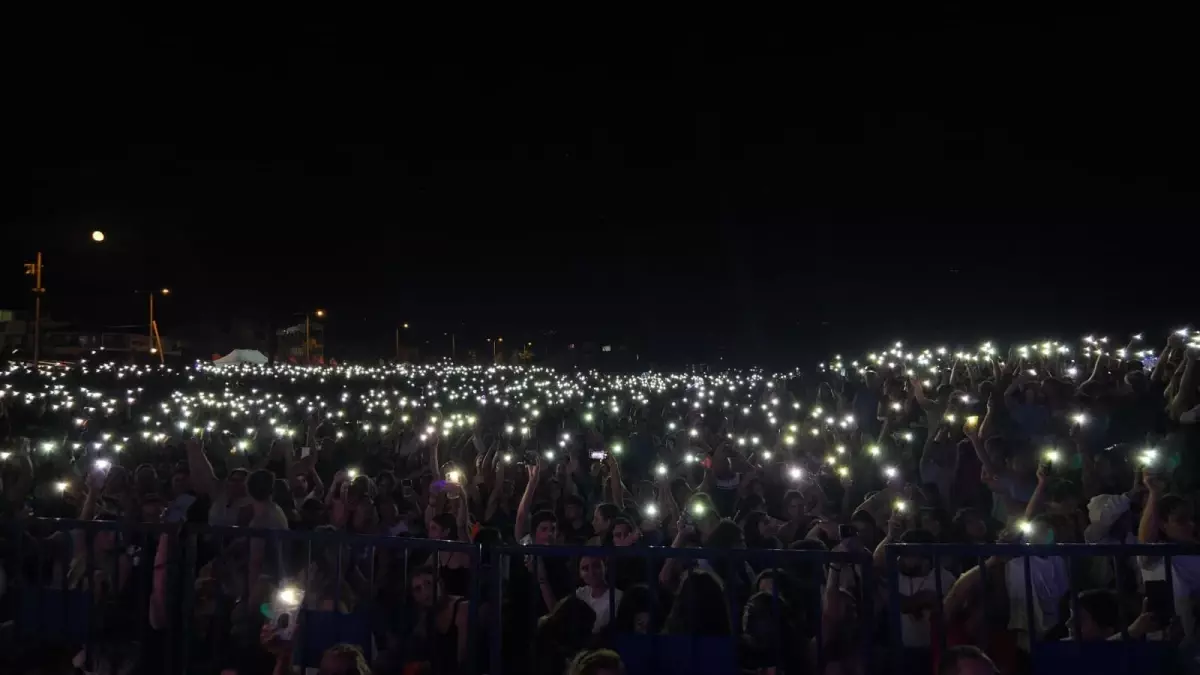 Manuş Baba Samandağ Festivali'nde Coşturdu