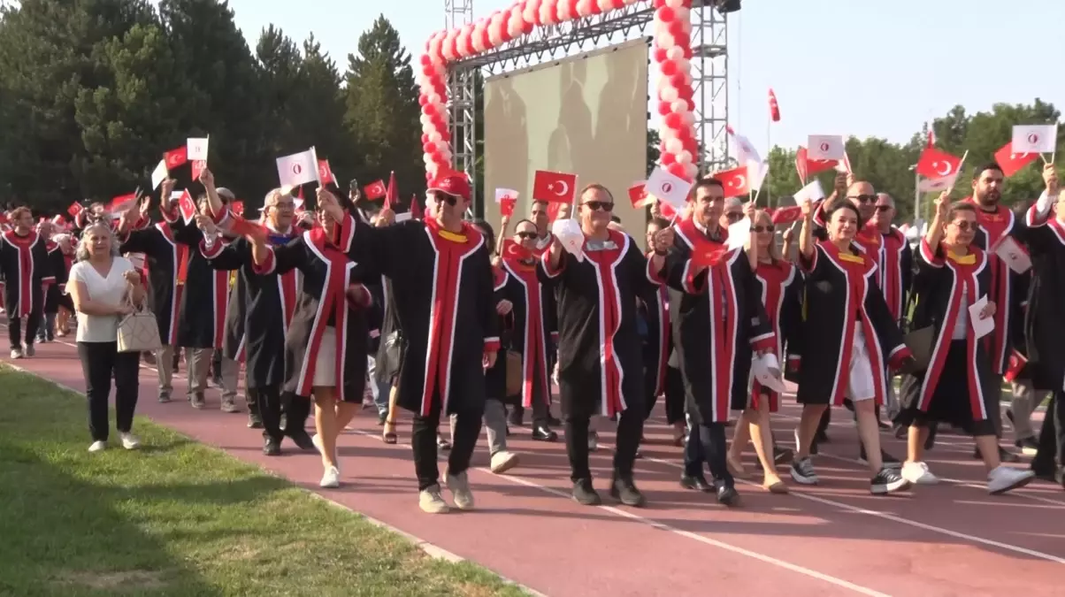 ODTÜ Mezuniyet Töreninde Sürpriz Evlilik Teklifi