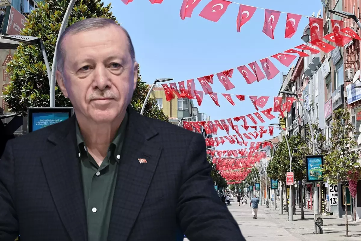 Cumhurbaşkanı Erdoğan'ın sözleri sonrası yurdun dört bir yanı Türk bayraklarıyla donatıldı
