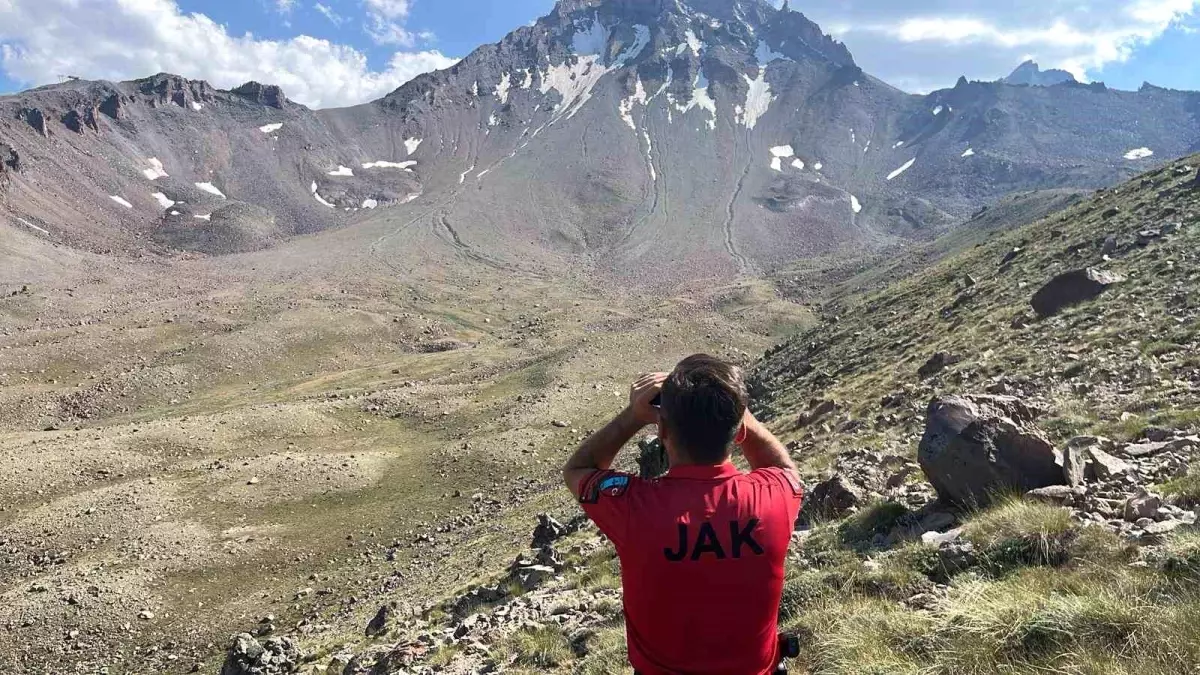 Erciyes'te Zirve Yürüyüşünde Mahsur Kaldı