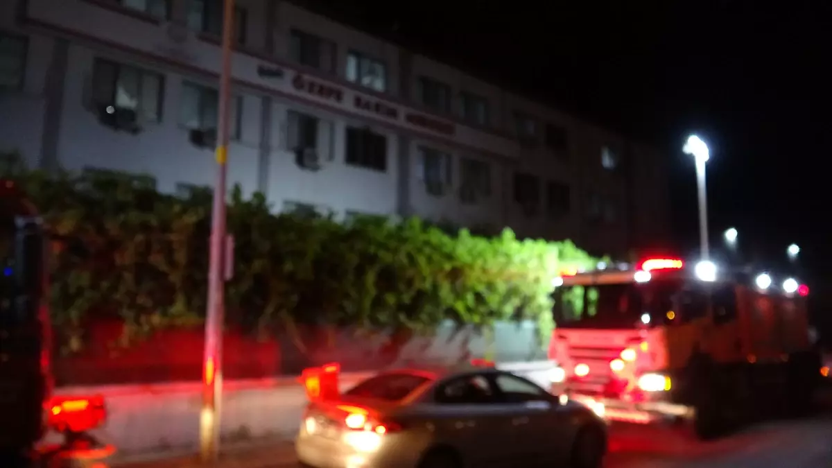 Gaziemir'de Yangın: 100 Engelli Tahliye Edildi