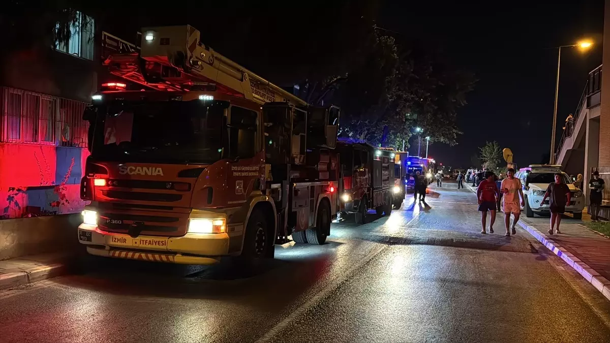Gaziemir'de Yangın: 12 Engelli Hastaneye Kaldırıldı