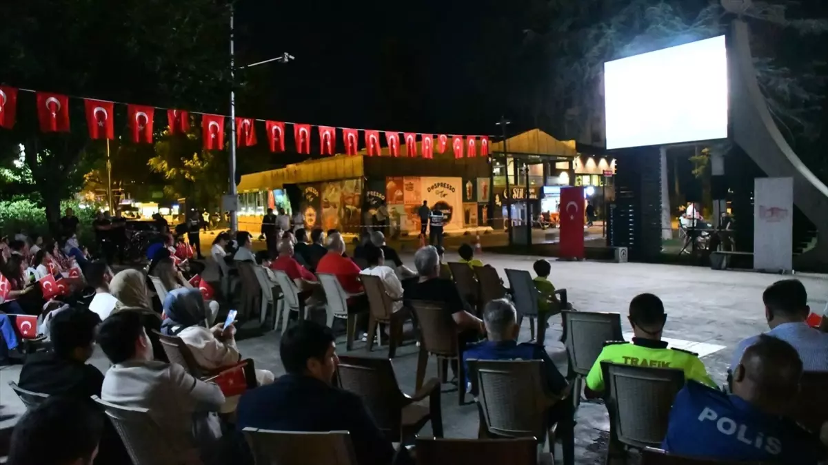 Düzce'de 15 Temmuz Film Gösterimi