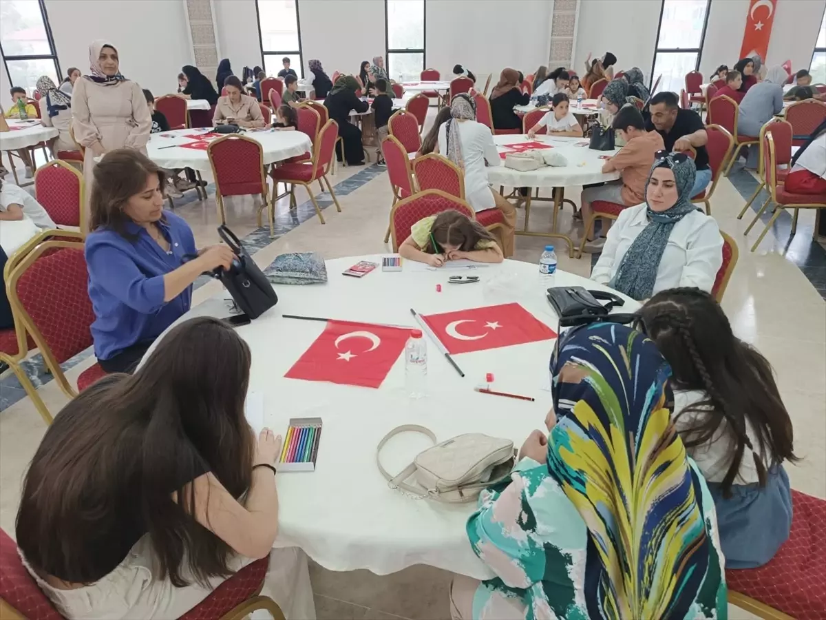 Hakkari'de 'Çocukların Gözünden 15 Temmuz' Yarışması
