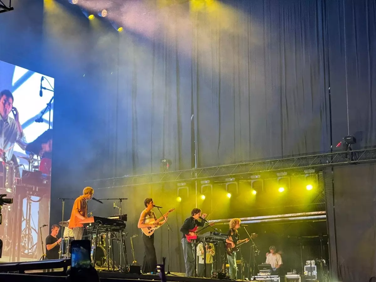 Parcels İstanbul'da Enerjik Bir Konser Verdi