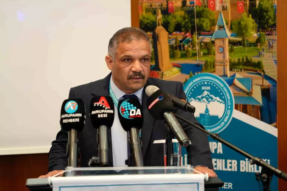 Başkan Hızar: 'Vatan sadece toprak, pasaport, kimlik değildir'