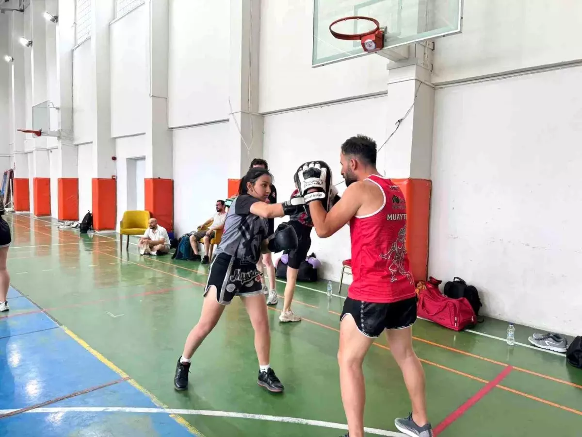 Manisa'da Muaythai Antrenörlük Kursu Tamamlandı