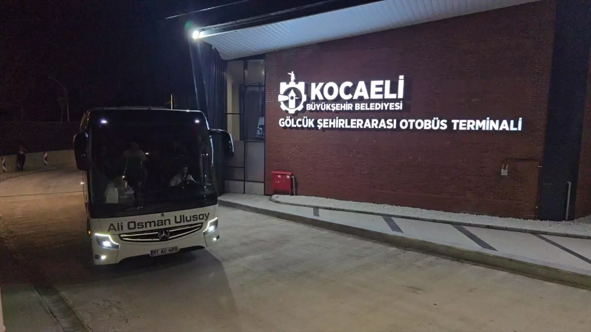 Gölcük'te Yeni Otobüs Terminali Açıldı
