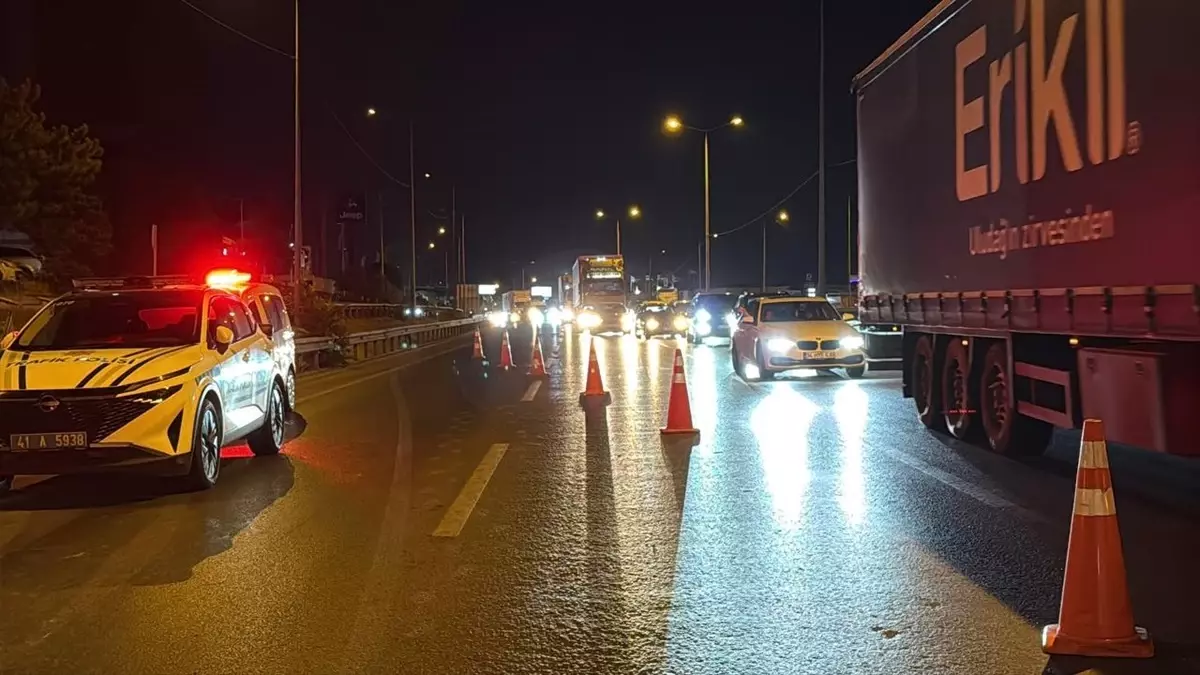 Kocaeli'de Kaza: 2 Yaralı