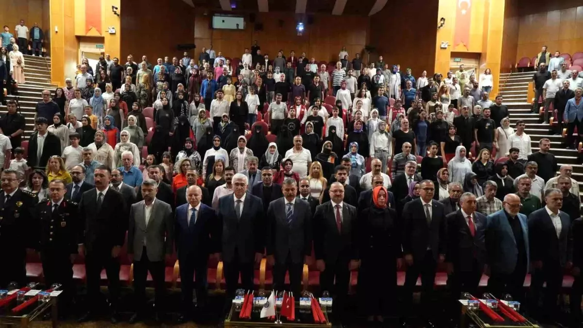 Atatürk Üniversitesi'nde 'Darbe Kafası' Filminin Gösterimi Gerçekleşti