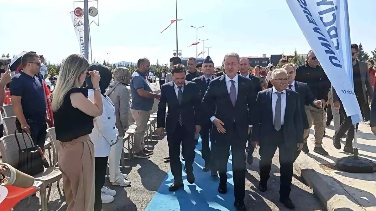 Hulusi Akar: 'Bu ihaneti asla kabul edemeyiz'