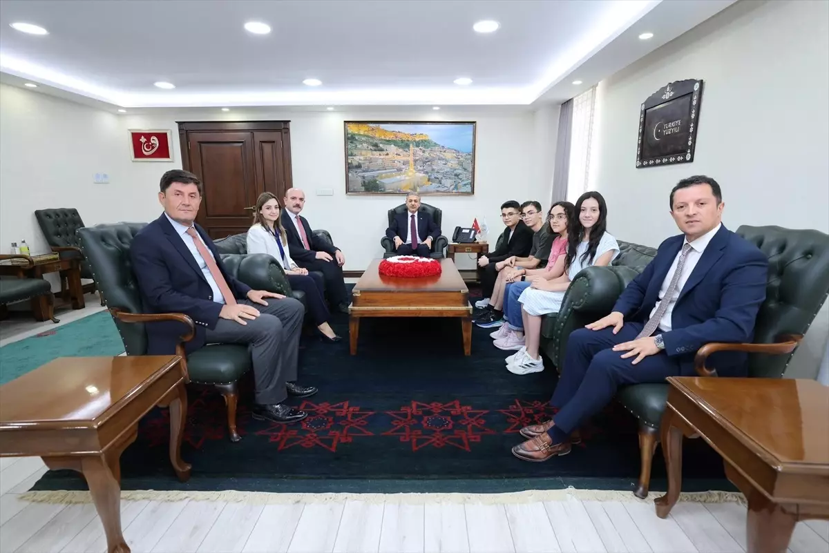 Mardin'de 500 Puan Alan Öğrencilere Ödül