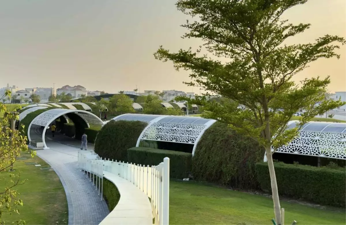 Katar'da Aşırı Sıcaklar İçin Klimalı Park