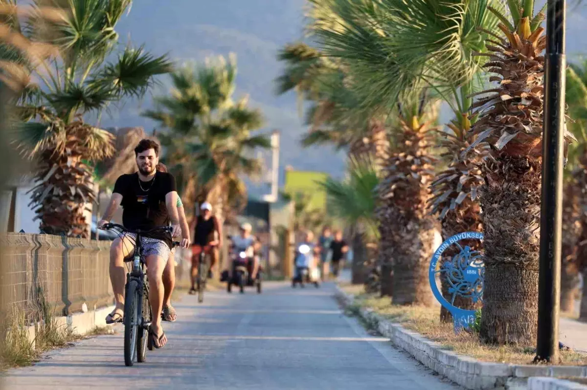 Kuşadası'na Modern Bisiklet ve Yürüyüş Yolları Kazandırıldı