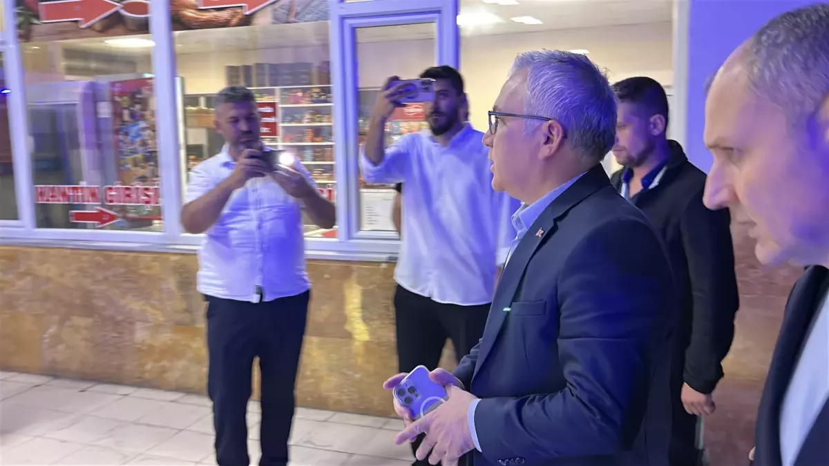 Kangal'da Kaza: Eski Vali Yaralandı