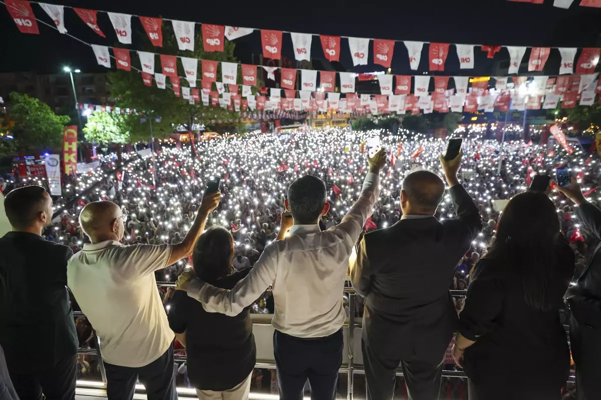 Özgür Özel, Kartal Mitinginde Ekonomiye Dikkat Çekti