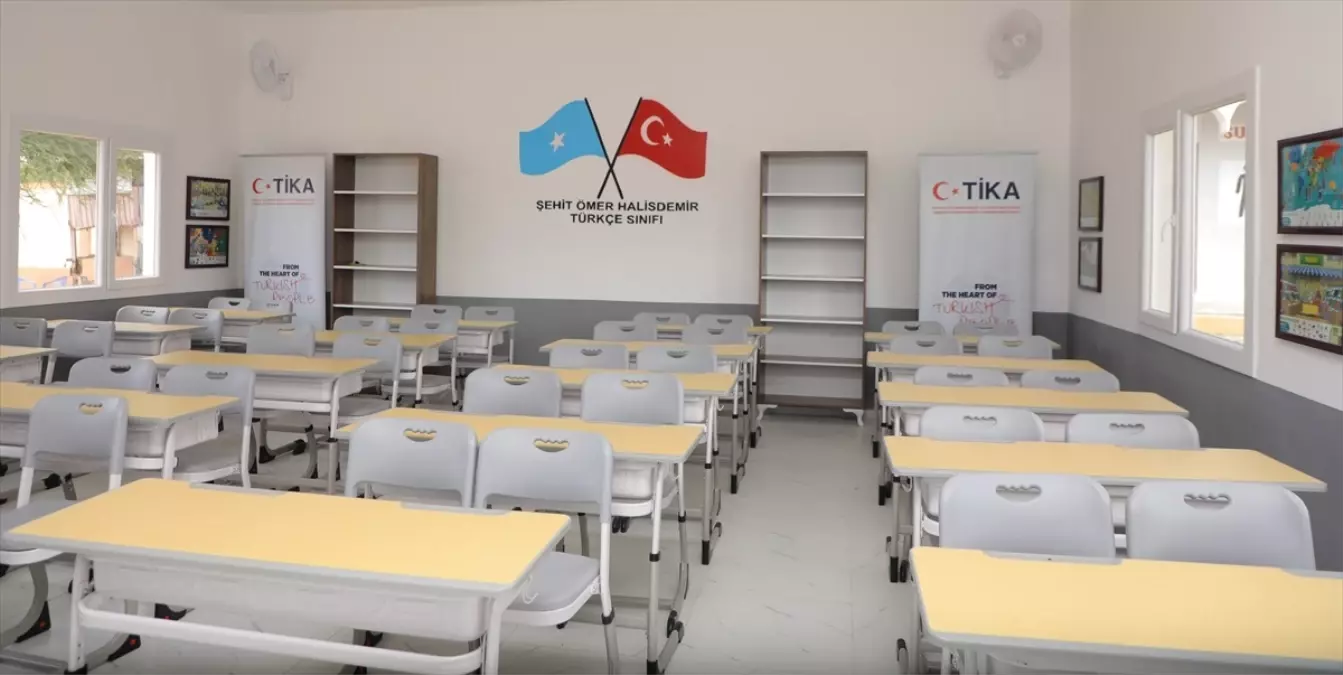 TİKA, Somali'de şehit Ömer Halisdemir adına Türkçe sınıfı açtı