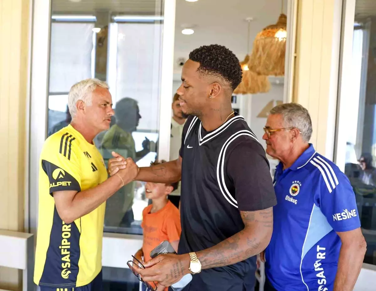 Fenerbahçe'nin Yeni Transferi Jhon Duran Kampda