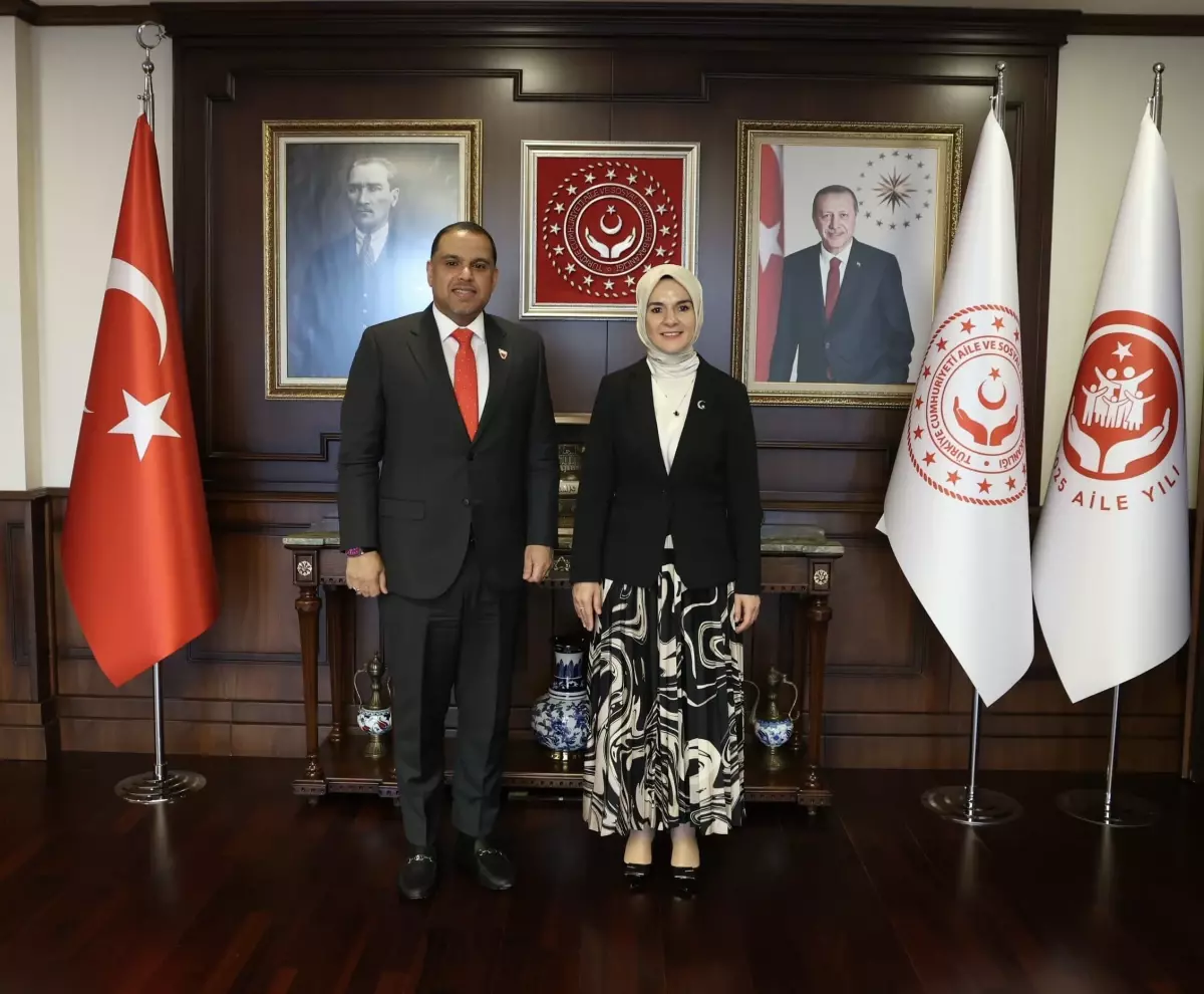 Bakan Göktaş'tan Bahreyn Büyükelçisi ile Görüşme