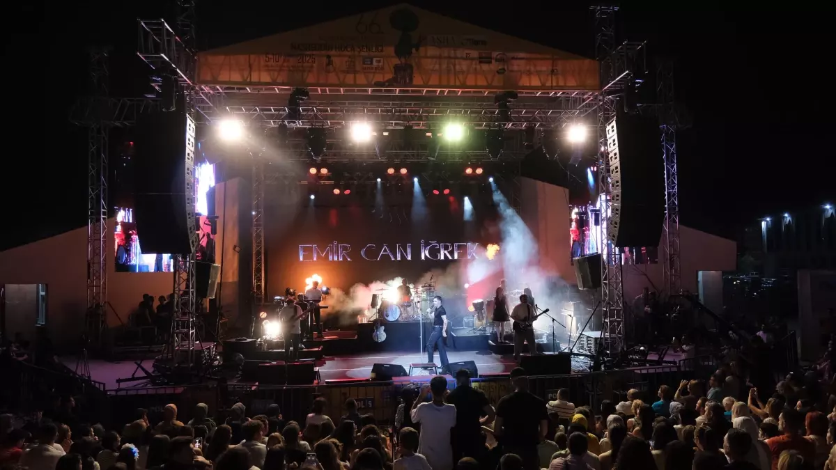 Emir Can İğrek Akşehir'de Coşturdu