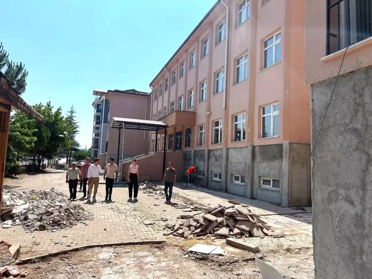 Simav'da Okul ve Jandarma Binası İncelemesi