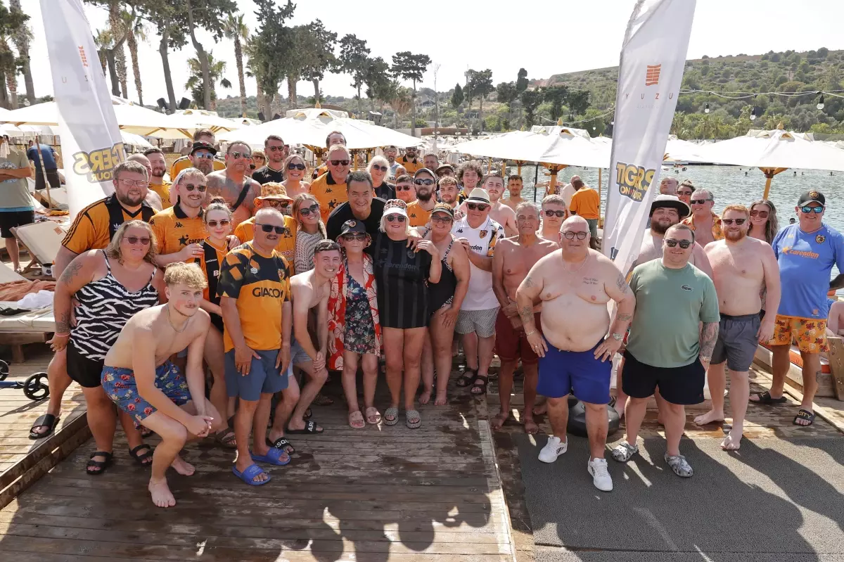 Acun Ilıcalı, Hull City Taraftarlarını Çeşme'de Ağırladı