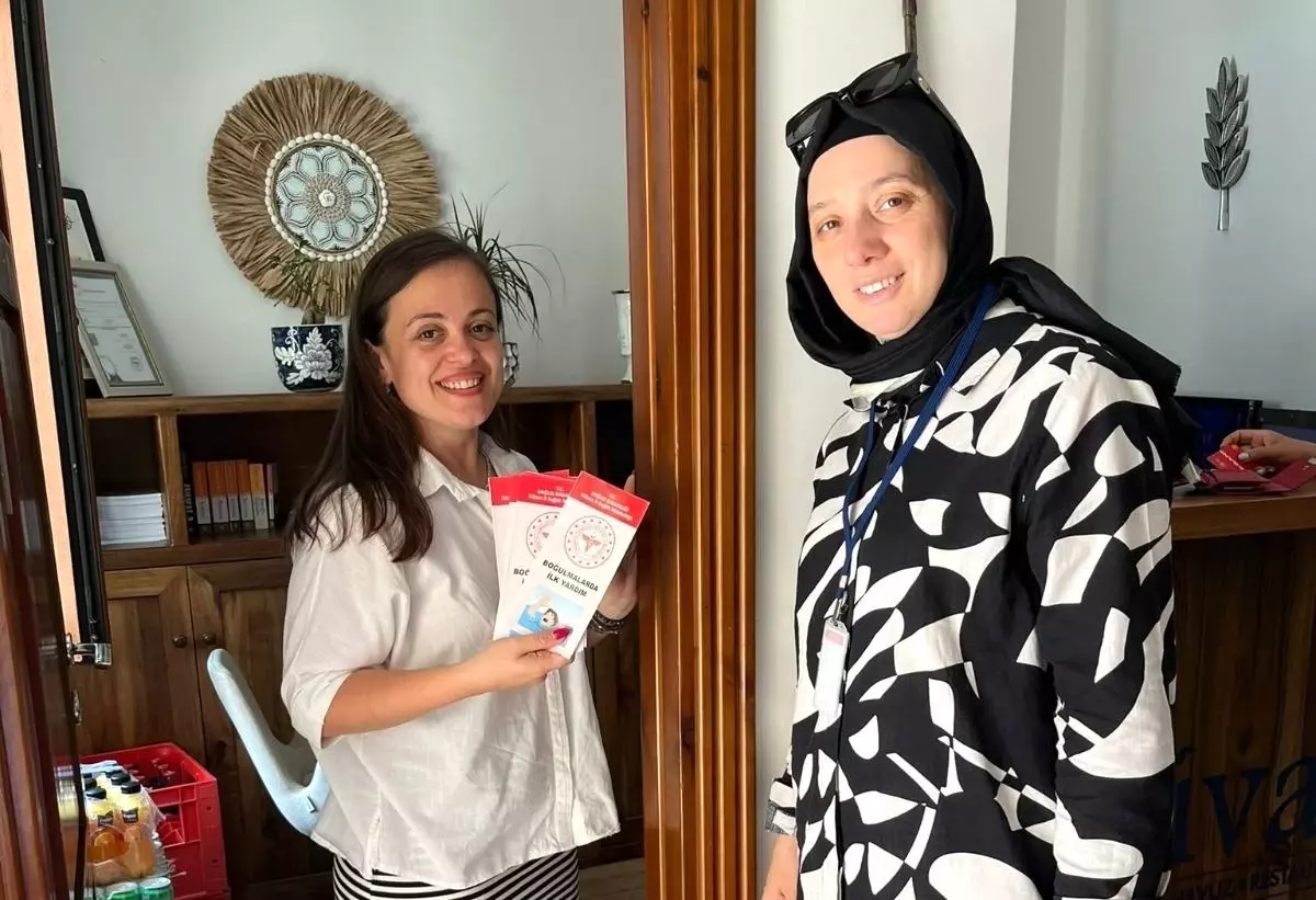 Akçakoca'da Boğulmalara Karşı İlkyardım Broşürü Dağıtıldı