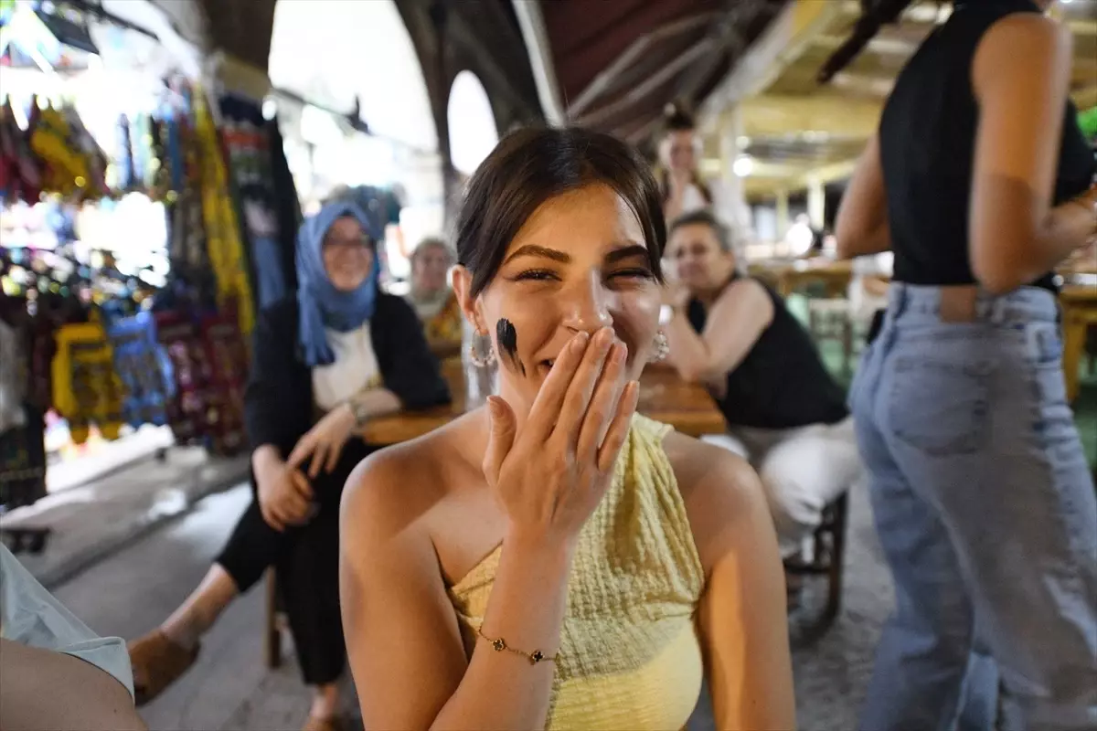 Tarihi Çarşı'da Seyirlik Oyunlar Başladı