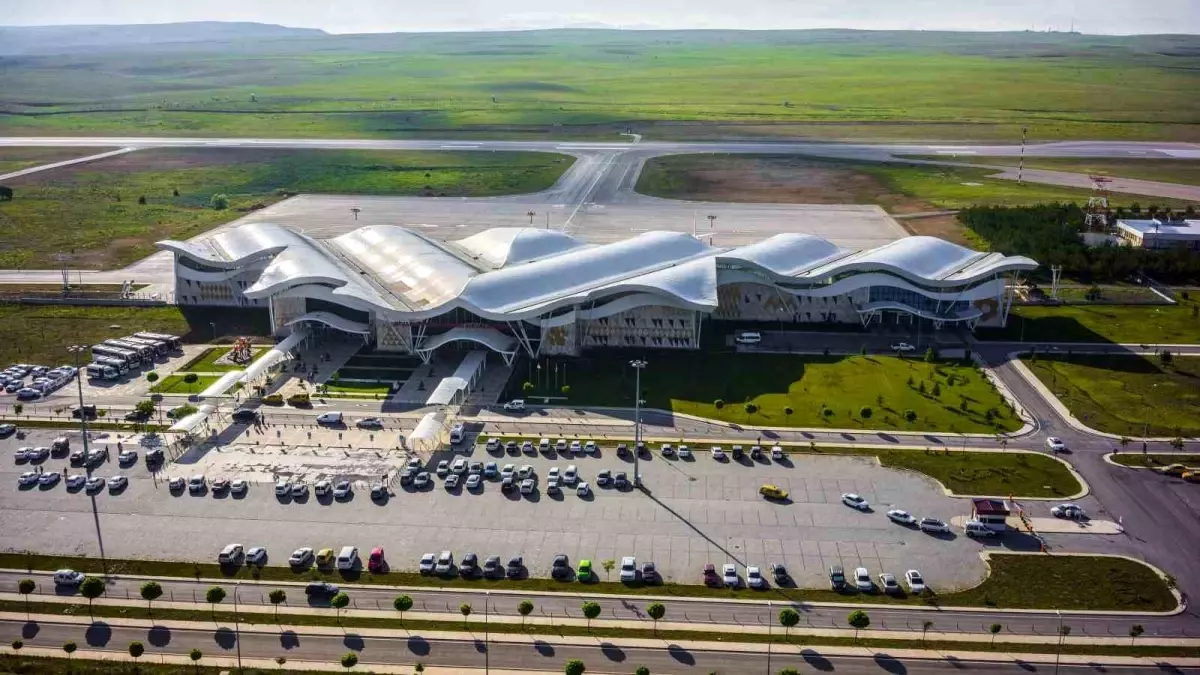 Sivas Havalimanı'nda Yolcu Sayısı Artış Gösterdi