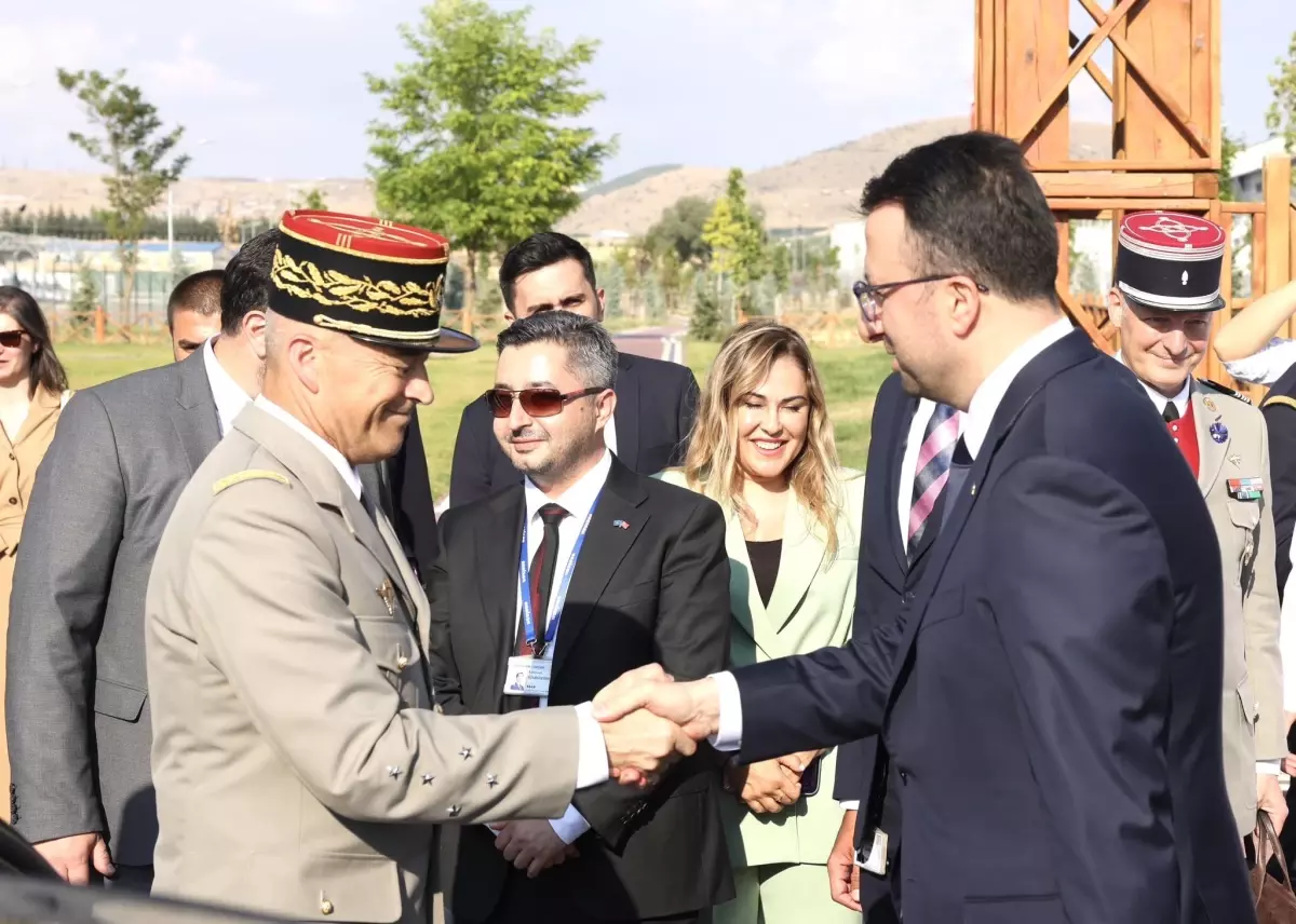 Fransa Genelkurmay Başkanı ASELSAN'ı Ziyaret Etti