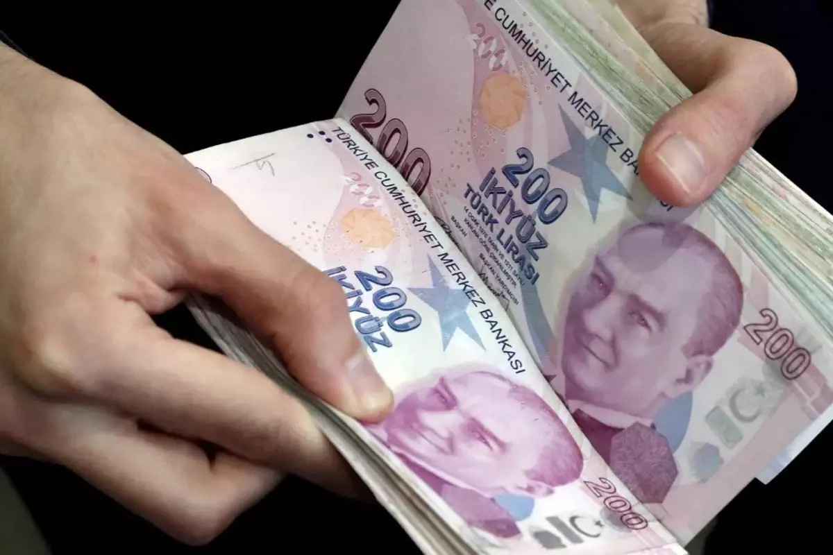 Hükümet, kamu işçileri için son zam teklifini bugün saat 11.00'de verecek