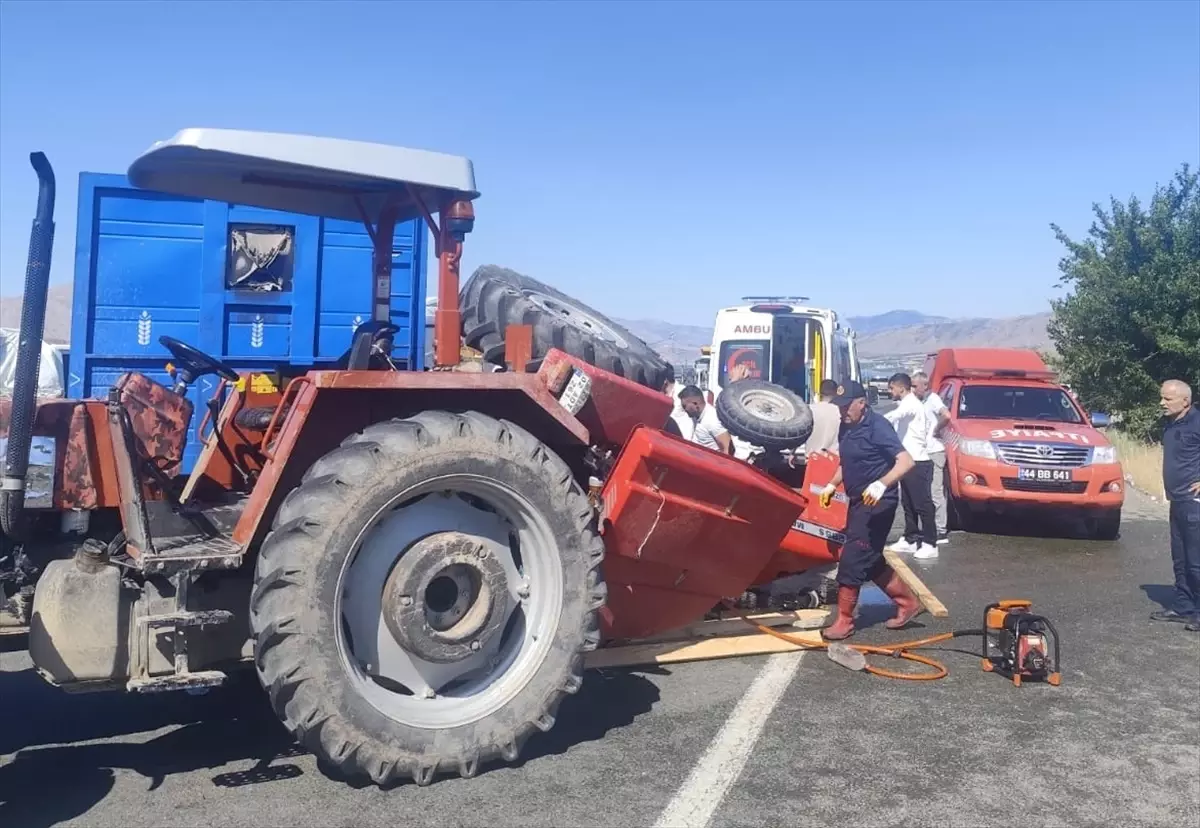 Malatya'da Traktör Tırla Çarpıştı: 1 Ölü