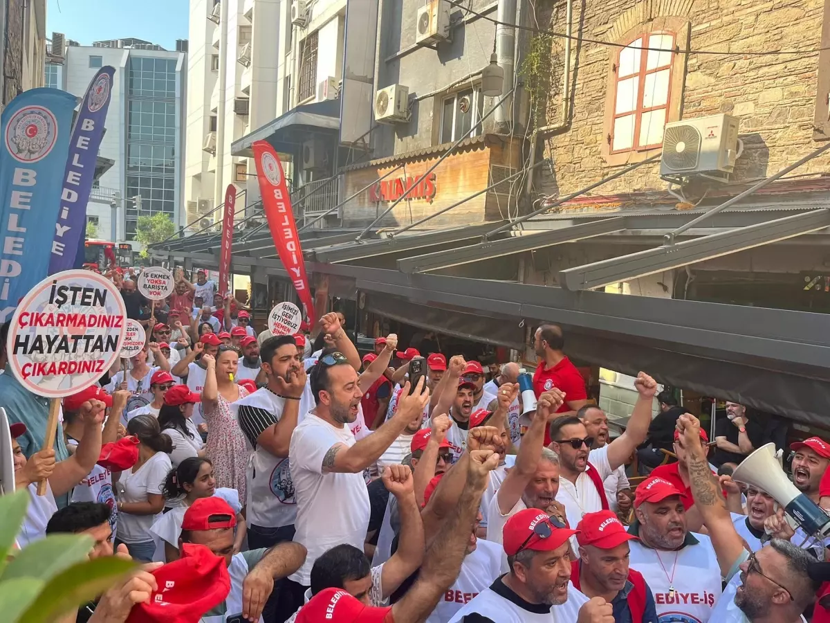 İzmir'de İşten Çıkarma Eylemi Devam Ediyor