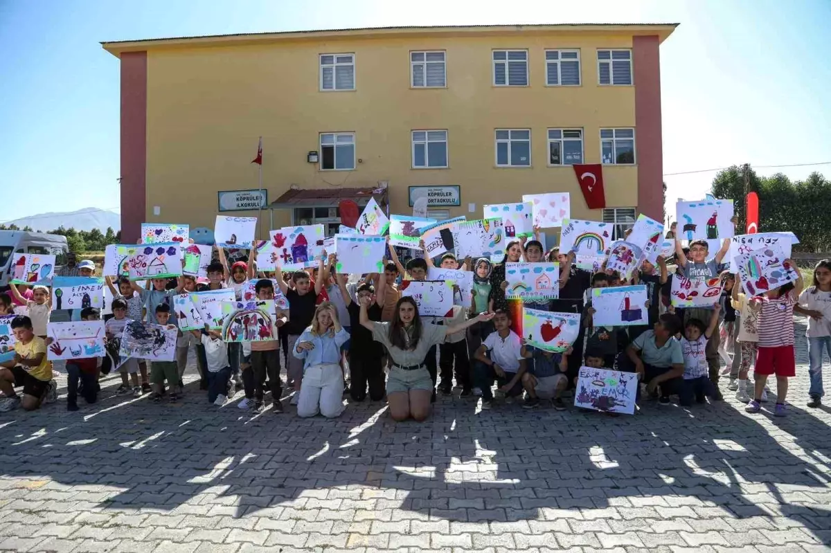 Van'da Çocuklar Resim Etkinliğiyle Doğayı Keşfetti