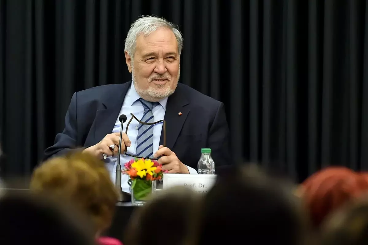 Prof. Dr. İlber Ortaylı, Ortadoğu'da Yaşananları tv100'de Değerlendiriyor