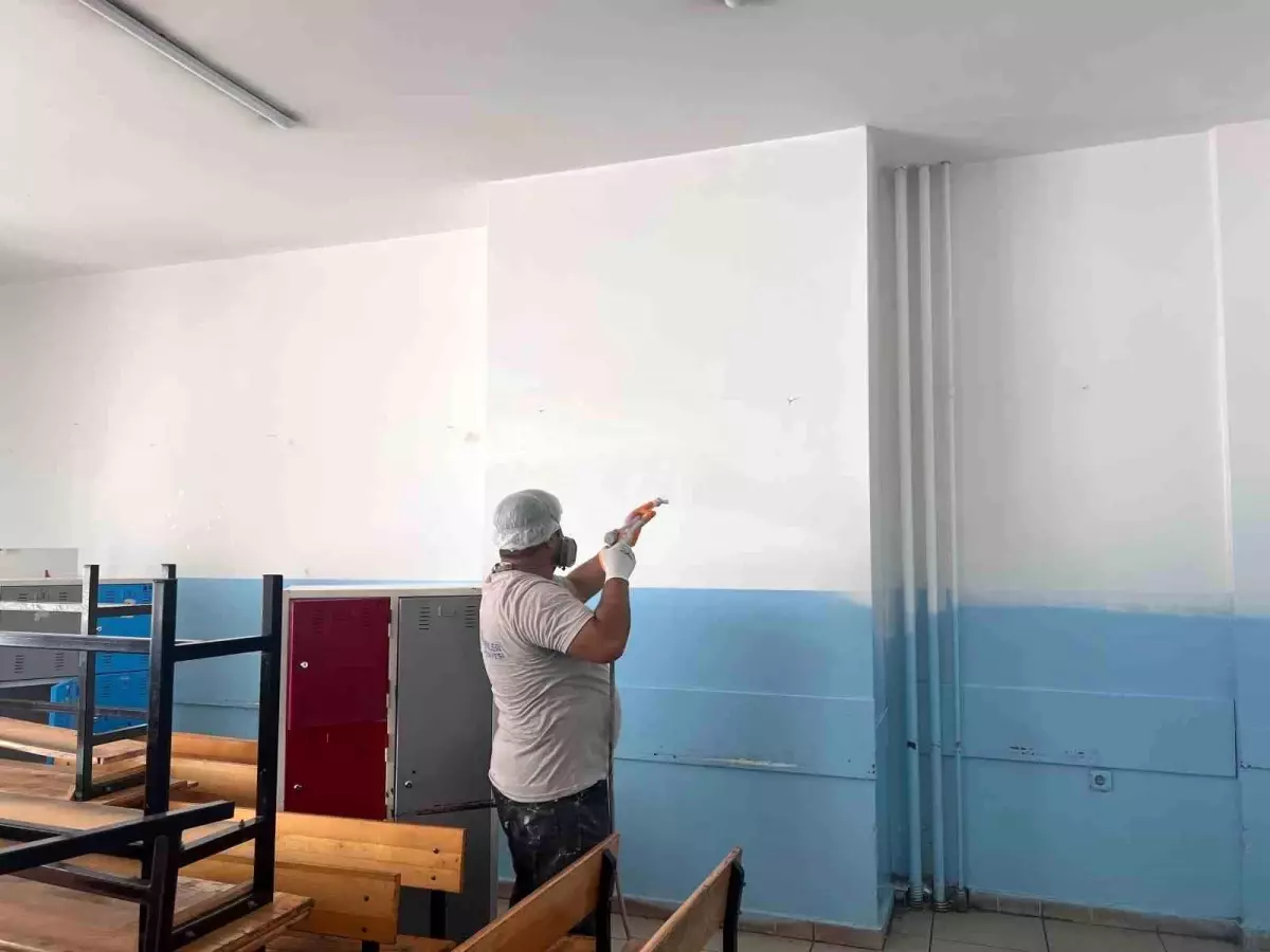 Esenler Belediyesi'nden Okul Yenileme Çalışmaları