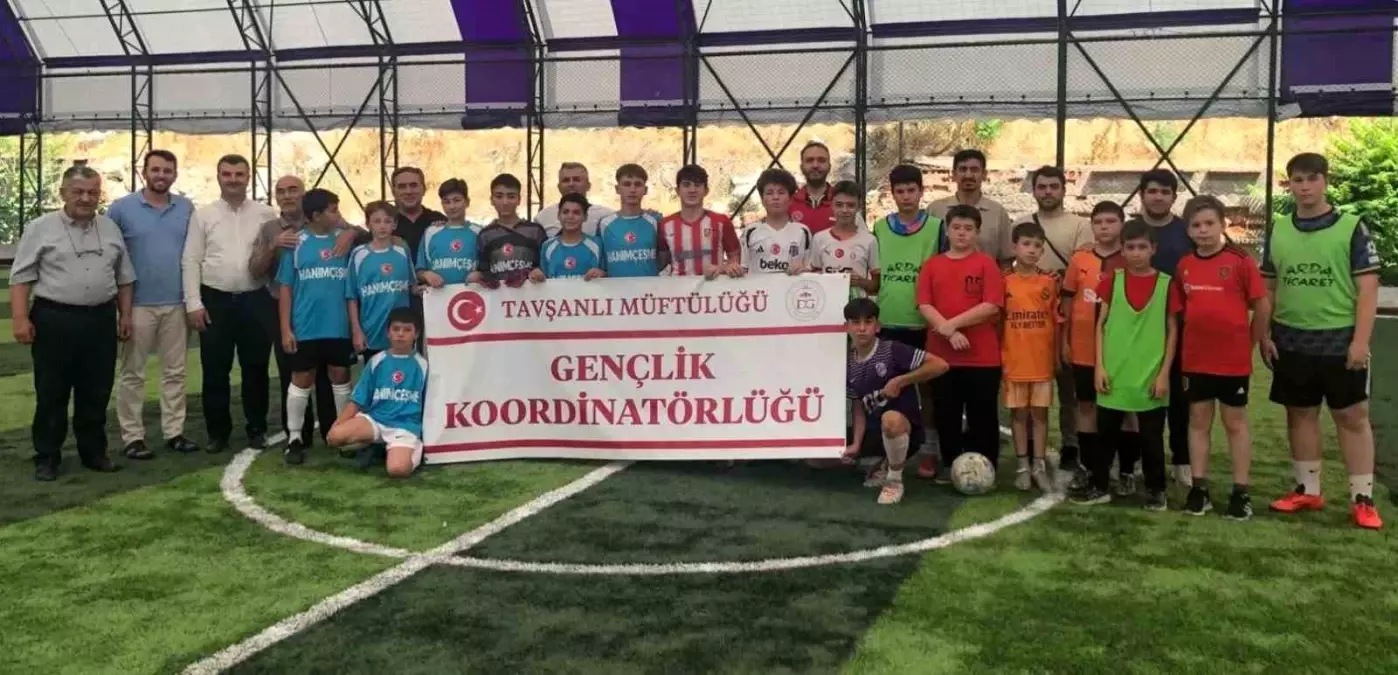 Tavşanlı'da Yaz Kur'an Kursu İçin Futbol Turnuvası