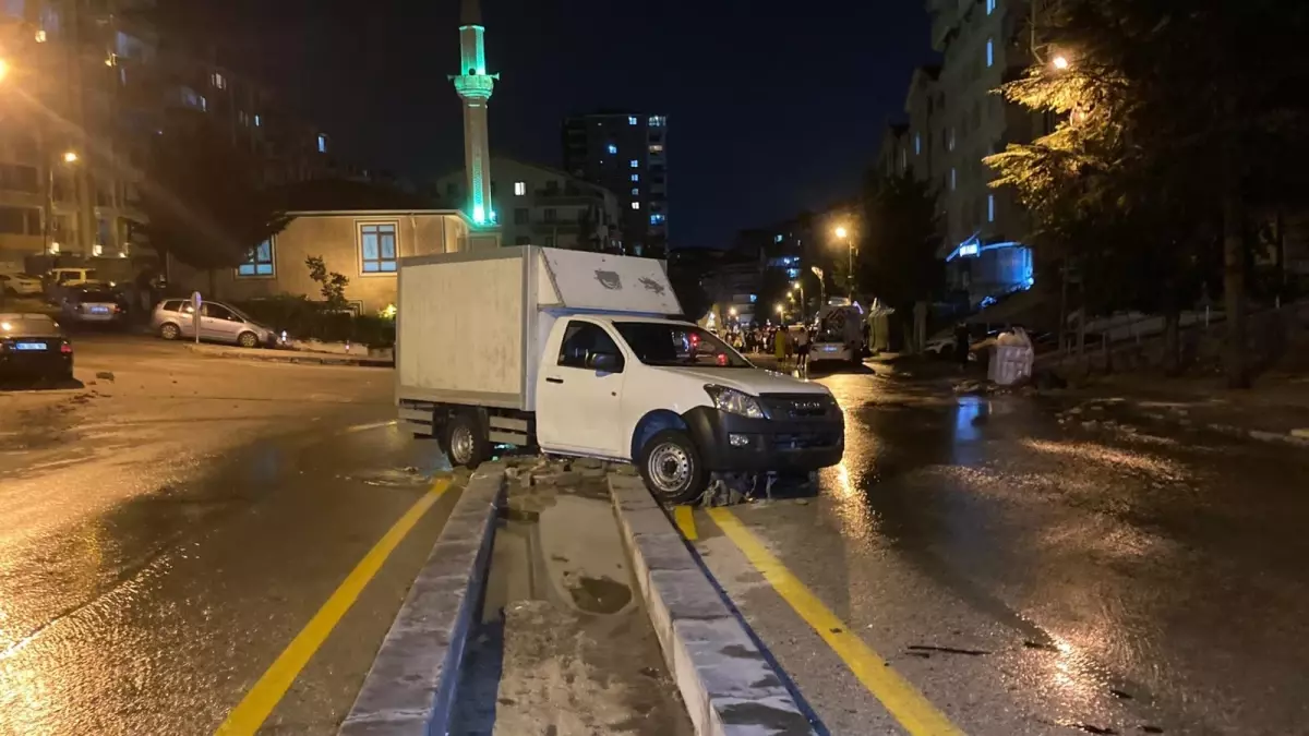 Ankara'da Sel Felaketi: Otomobiller Zarar Gördü