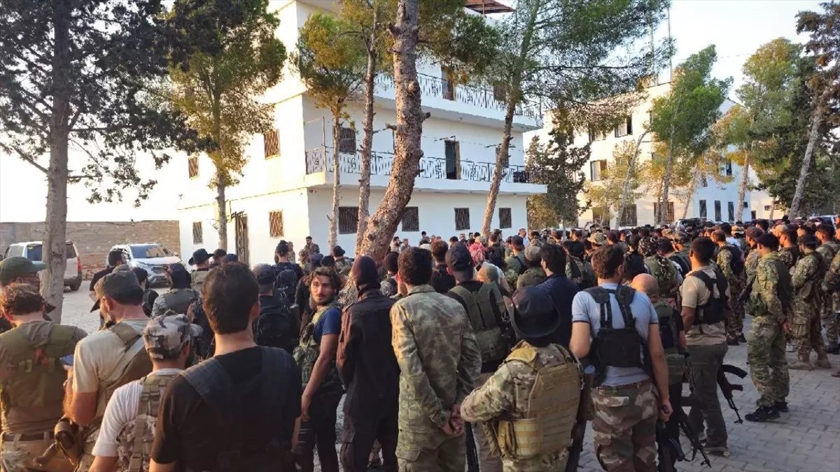Suriye Ordusundan Deyr Hafır'a Takviye
