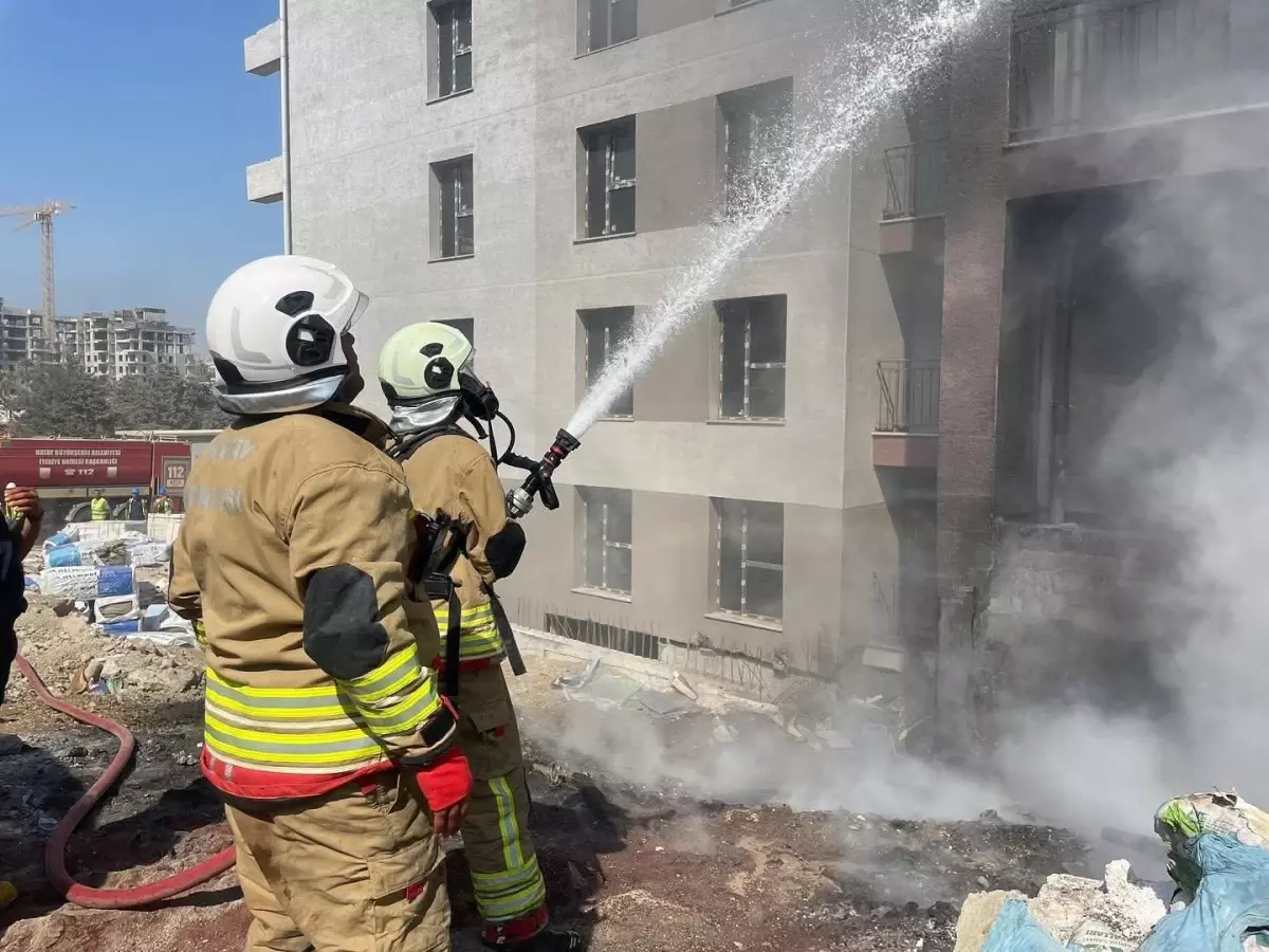 Defne'de Şantiye Yangını Kontrol Altına Alındı