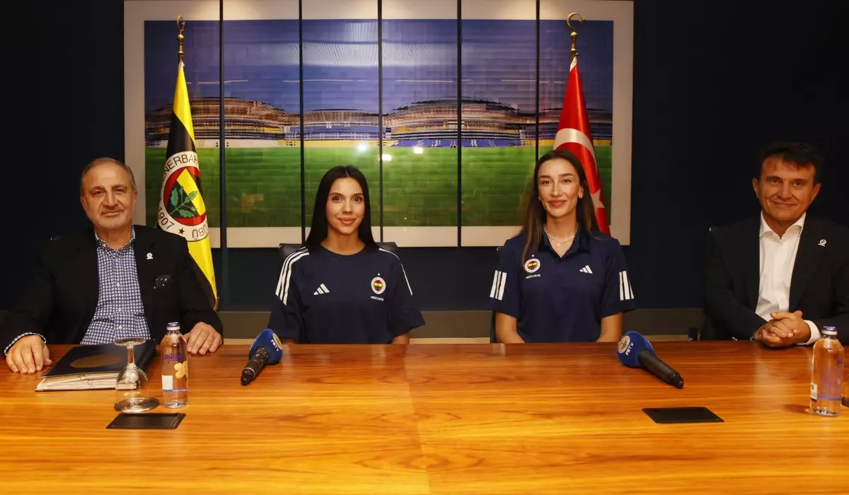 Fenerbahçe Kadın Voleybol Takımına İki Yeni İmza