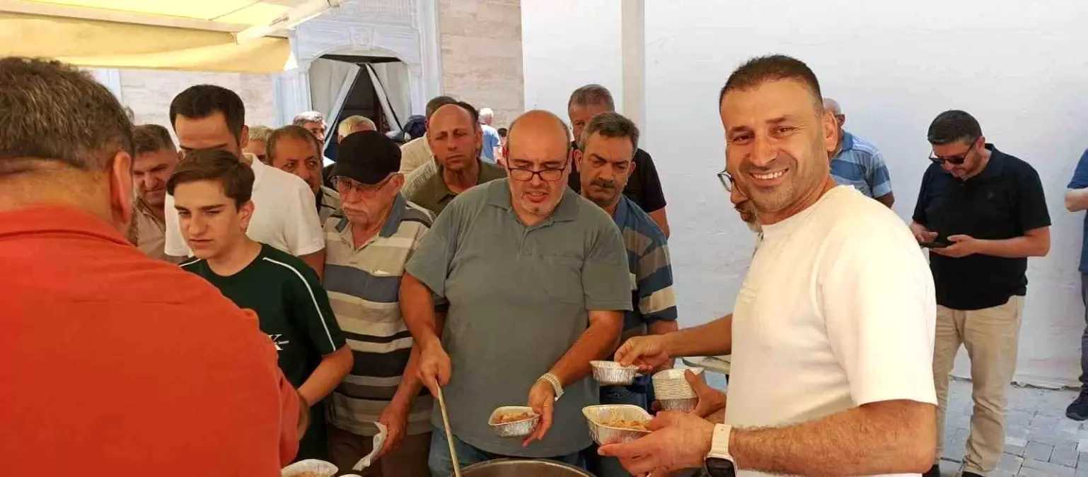 Bursa'da Aşure İkramı