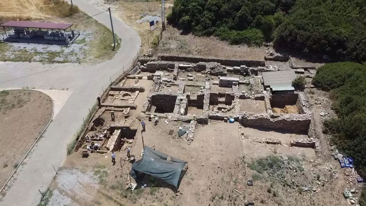 Antik Parion'da Kazı Çalışmaları Devam Ediyor