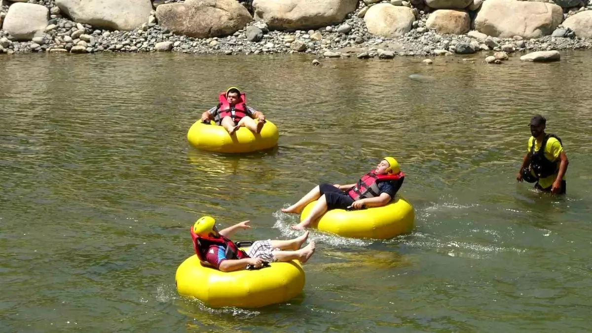 Hayrat'ta Özel Çocuklar için Rafting Etkinliği