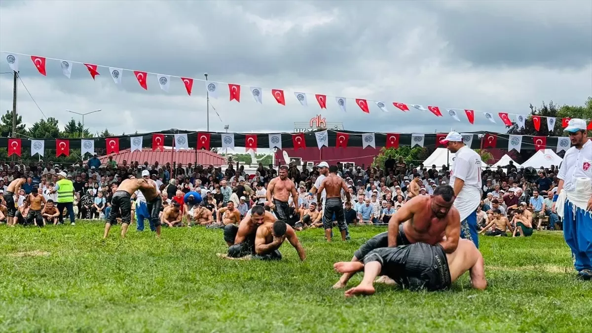 Salıpazarı'nda Yağlı Pehlivan Güreşleri Yapıldı