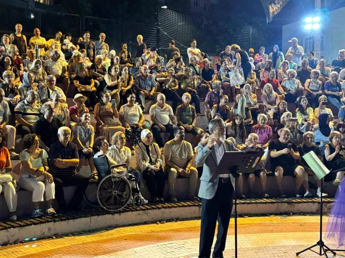 Gölcük'te Türk Sanat Müziği Konseri Büyüledi