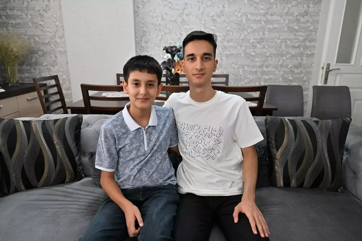 Nizip'te Çifte Başarı: LGS ve YKS Türkiye Birincileri